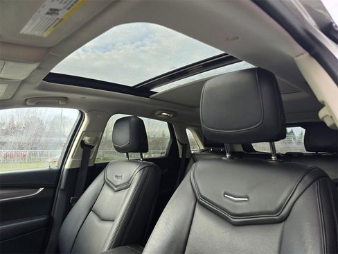 Used 2017 Cadillac XT5 Luxury image 22