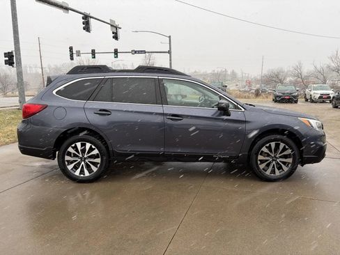 Used 2015 Subaru Outback 2.5i Limited image 4