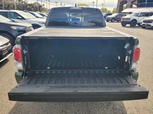 Used 2021 Toyota Tacoma TRD Off-Road w/ TRD Premium Off Road Package image 8