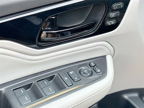 Used 2023 Honda Odyssey Elite image 18