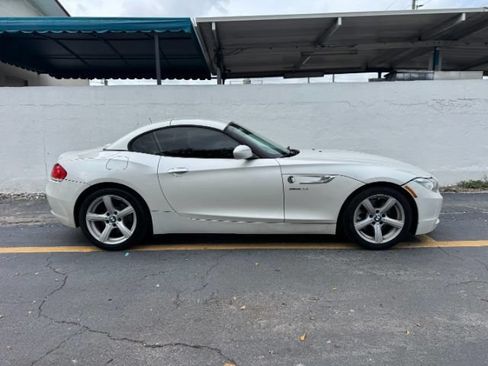 Used 2015 BMW Z4 sDrive28i RWD image 2