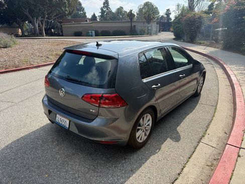 Used 2016 Volkswagen Golf S image 6