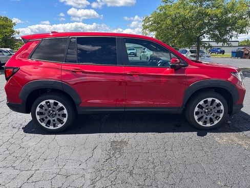 Used 2025 Honda Passport EX-L image 2