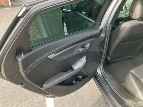 Used 2019 Chevrolet Impala LT FWD image 26