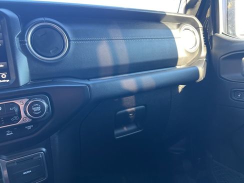 Used 2022 Jeep Wrangler Unlimited Sahara w/ LED Lighting Group image 22