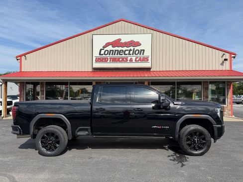 Used 2024 GMC Sierra 2500 AT4 w/ AT4 Premium Plus Package AWD/4WD image 3