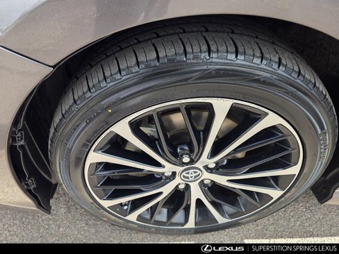 Used 2019 Toyota Camry SE FWD image 10