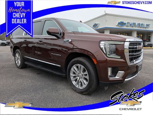 Used 2022 GMC Yukon XL SLT AWD/4WD image 1