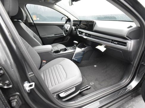 New 2025 Kia K4 EX image 9