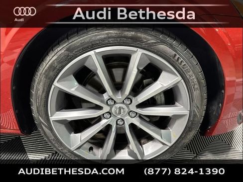 Used 2019 Volvo S60 T5 Momentum w/ Premium Package FWD image 9