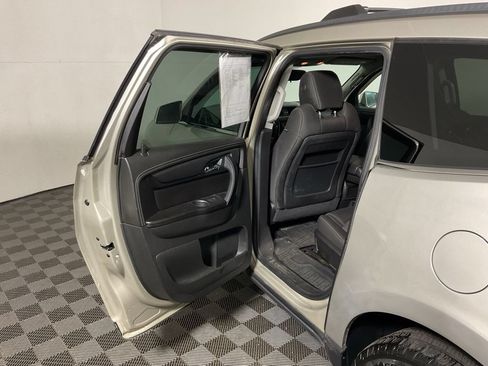 Used 2015 Chevrolet Traverse LT w/ Style and Technology Package AWD/4WD image 30