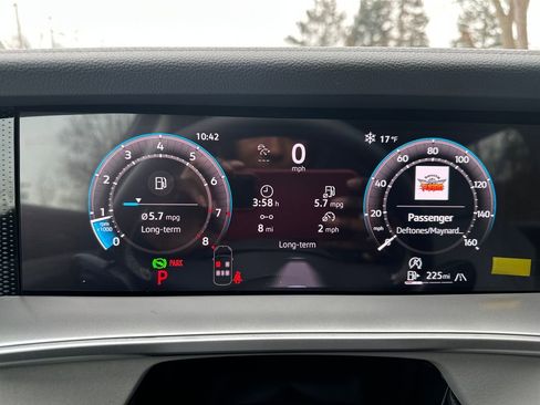 New 2026 Volkswagen Tiguan SE image 8