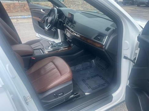 Used 2020 Audi Q5 2.0T Premium w/ Convenience Package AWD/4WD image 39