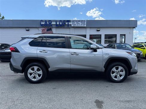 Used 2021 Toyota RAV4 LE AWD/4WD image 5