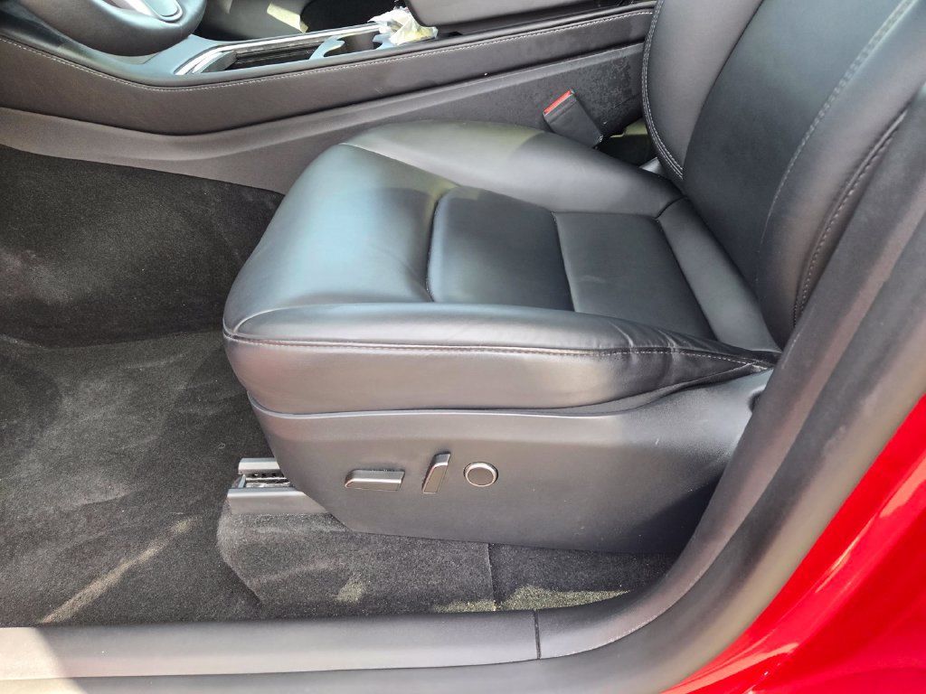 Used 2024 Tesla Model Y Long Range AWD/4WD image 18
