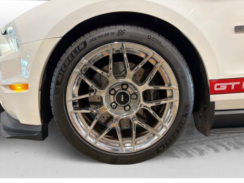 Used 2011 Ford Mustang Shelby GT500 w/ SVT Performance Pkg RWD image 44