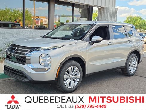 New 2026 Mitsubishi Outlander ES FWD image 3
