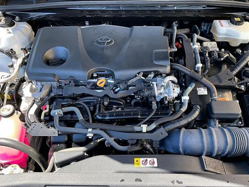 Used 2021 Toyota Camry XLE FWD image 32