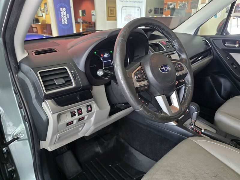 Used 2017 Subaru Forester 2.5i Limited AWD/4WD image 8