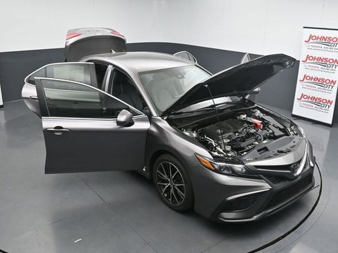 Used 2021 Toyota Camry SE FWD image 40