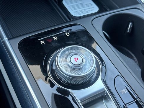 New 2026 Kia Carnival EX FWD image 23