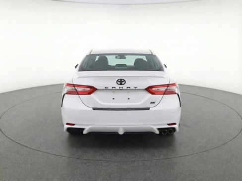 Used 2018 Toyota Camry SE image 7