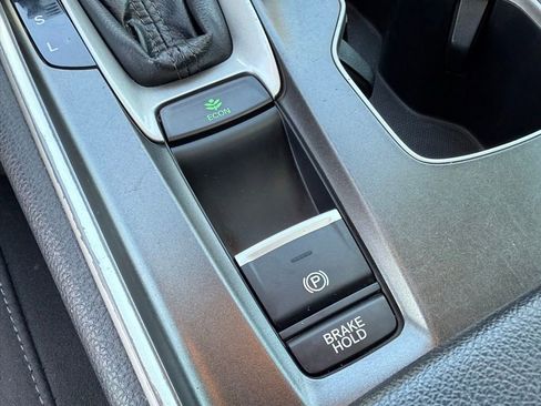 Used 2020 Honda Accord EX image 31