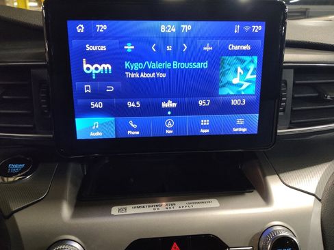 Used 2022 Ford Explorer XLT w/ Equipment Group 202A image 25