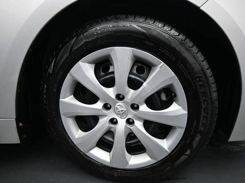 Used 2023 Toyota Corolla LE image 11