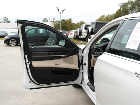 Used 2012 BMW 750Li xDrive image 31
