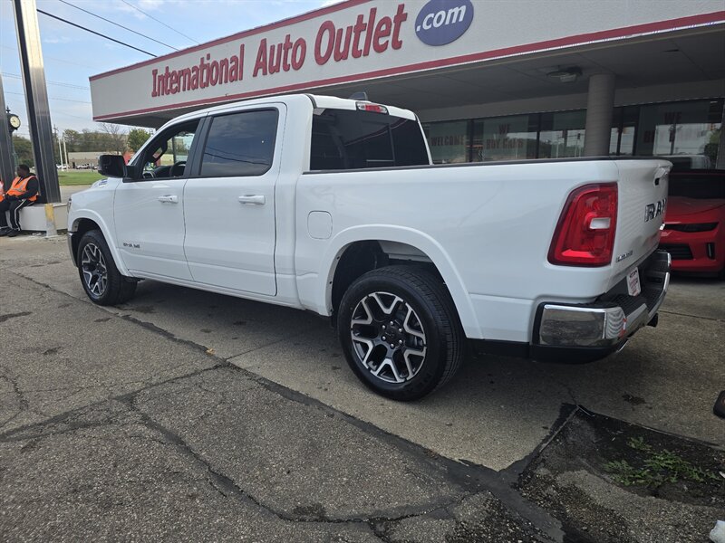 Used 2026 RAM 1500 Laramie AWD/4WD image 4