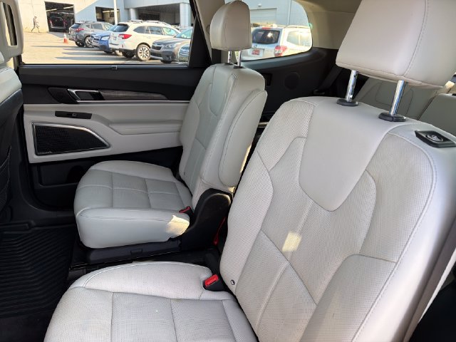 Used 2021 Kia Telluride SX w/ Towing Package FWD image 22