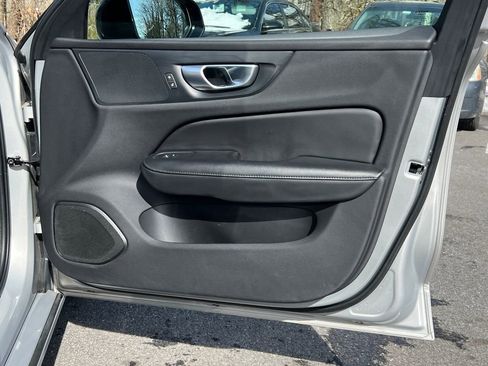 Used 2024 Volvo S60 B5 Core image 8