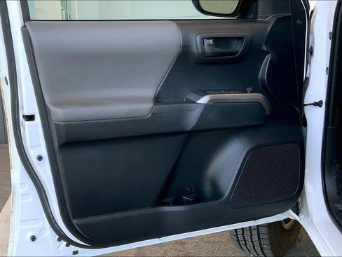 Used 2019 Toyota Tacoma SR5 image 22