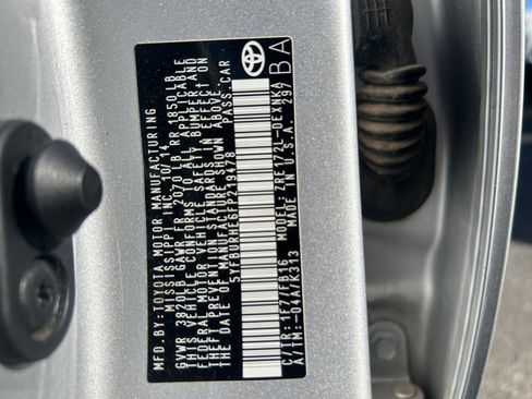 Used 2015 Toyota Corolla L image 30