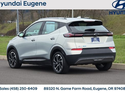 Used 2023 Chevrolet Bolt EUV Premier w/ Super Cruise Package image 6