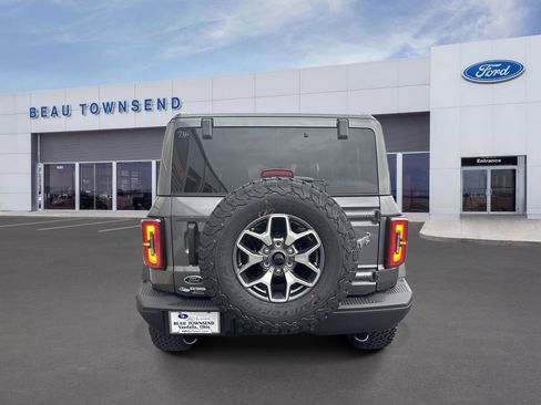 New 2025 Ford Bronco Badlands image 4