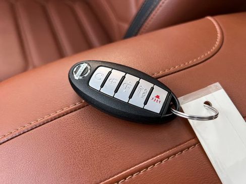 Used 2017 Nissan Rogue SL w/ SL Premium Package image 32