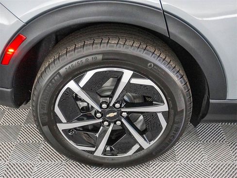 New 2026 Chevrolet Equinox EV LT image 10