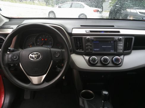 Used 2015 Toyota RAV4 LE AWD/4WD image 15