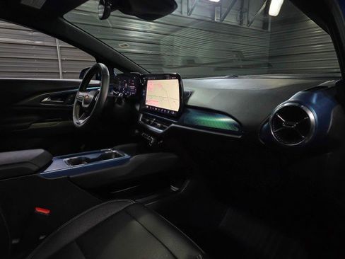 Used 2024 Chevrolet Equinox EV LT image 12