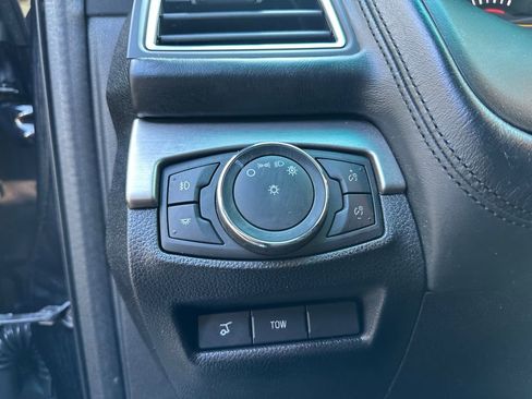 Used 2017 Ford Explorer Platinum image 44