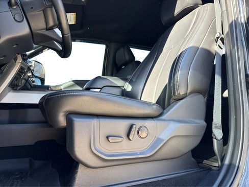 Used 2022 Ford F350 Lariat w/ Black Appearance Package image 20