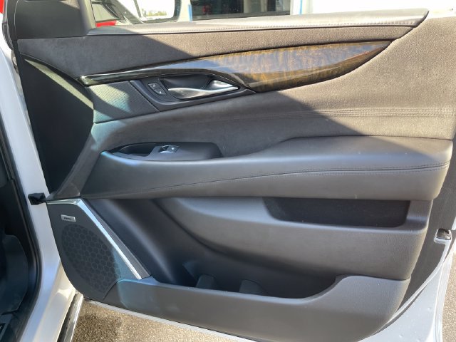 Used 2019 Cadillac Escalade Platinum AWD/4WD image 46