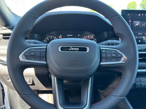 Used 2025 Jeep Compass Trailhawk AWD/4WD image 27