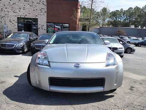 Used 2005 Nissan 350Z Touring image 2