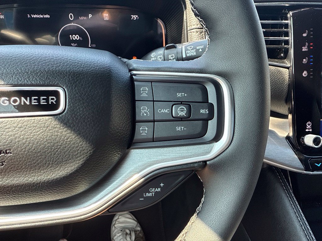 Used 2026 Jeep Grand Wagoneer Limited AWD/4WD image 24