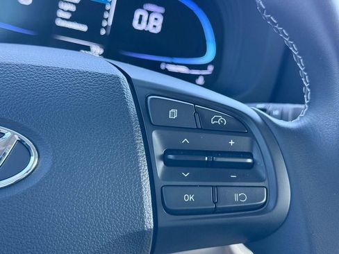 Used 2024 Hyundai Venue SEL image 20