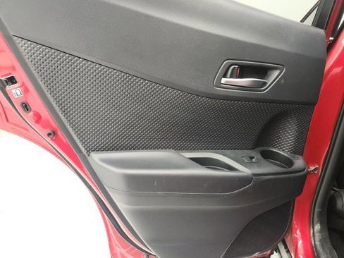 Used 2020 Toyota C-HR XLE image 9