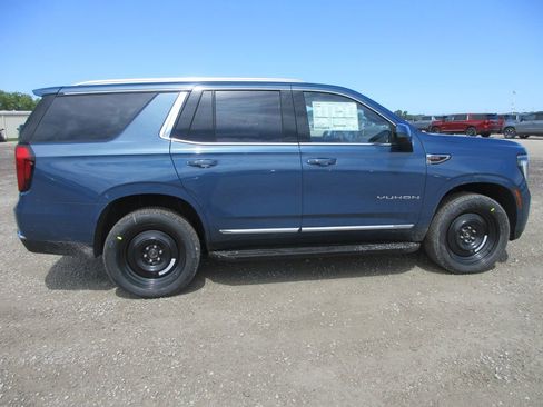 New 2026 GMC Yukon Elevation w/ Elevation Premium Package AWD/4WD image 3